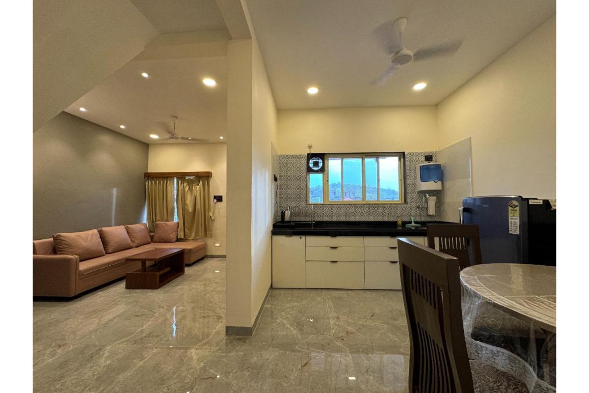 Hotel Sadhana Executive Dāpoli Extérieur photo