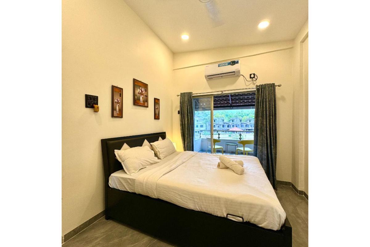 Hotel Sadhana Executive Dāpoli Extérieur photo