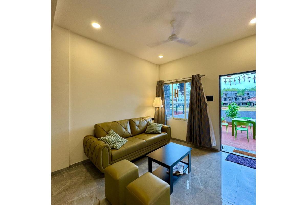 Hotel Sadhana Executive Dāpoli Extérieur photo
