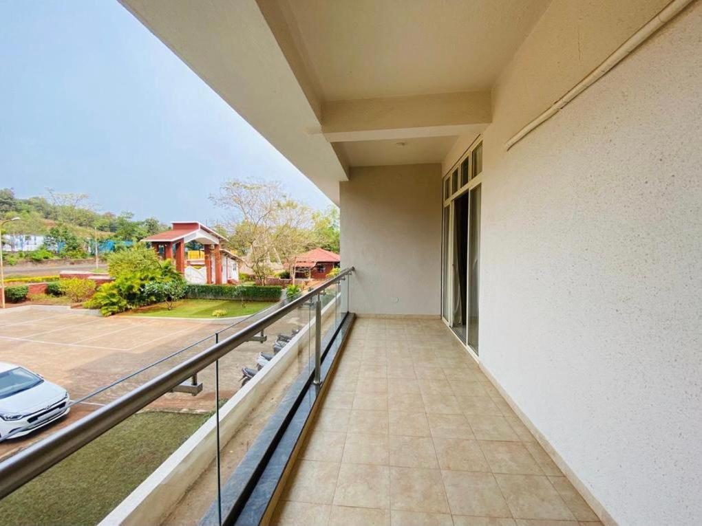 Hotel Sadhana Executive Dāpoli Extérieur photo