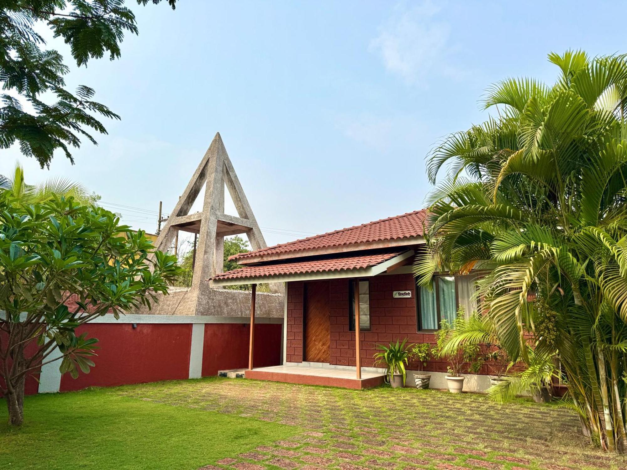 Hotel Sadhana Executive Dāpoli Extérieur photo